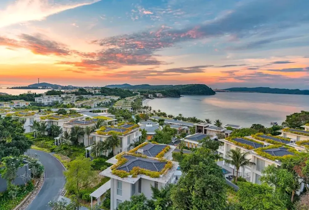 Basen w hotelu Premier Village Phu Quoc Resort by Accor