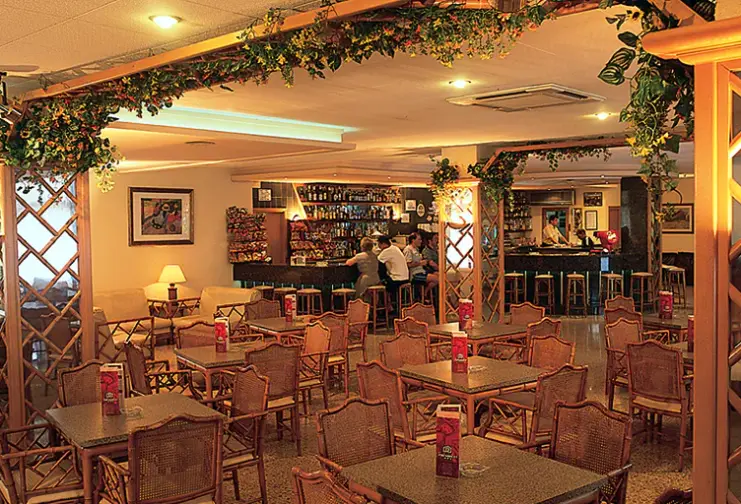 Restauracja i jedzenie w hotelu President (Calella)