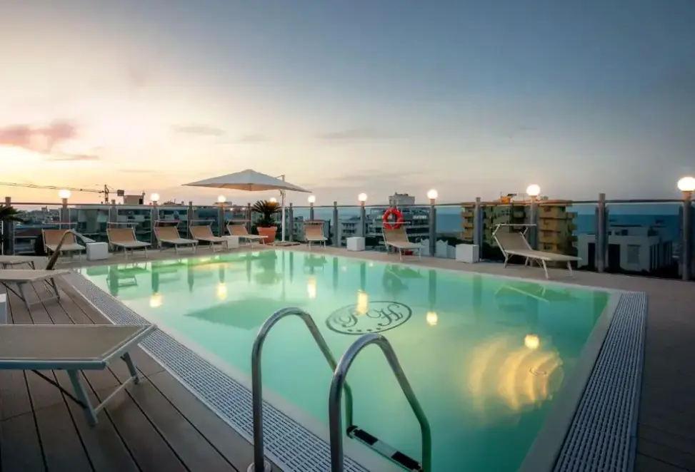 Basen w hotelu President (Rimini)