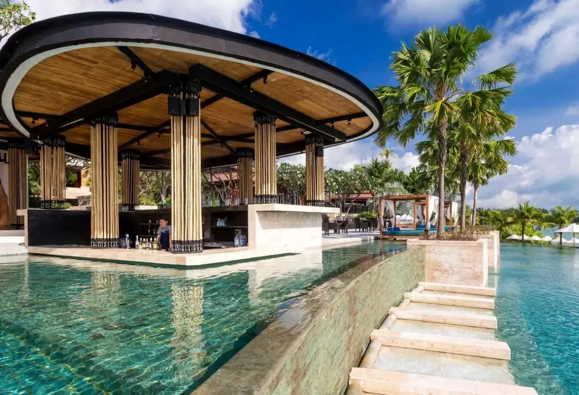 Basen w hotelu Pullman Phuket Panwa Beach Resort (ex Radisson)