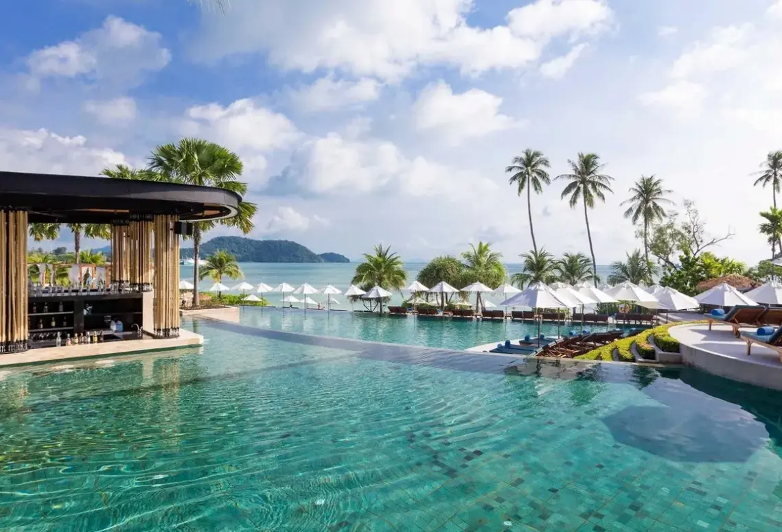 Basen w hotelu Pullman Phuket Panwa Beach Resort (ex Radisson)