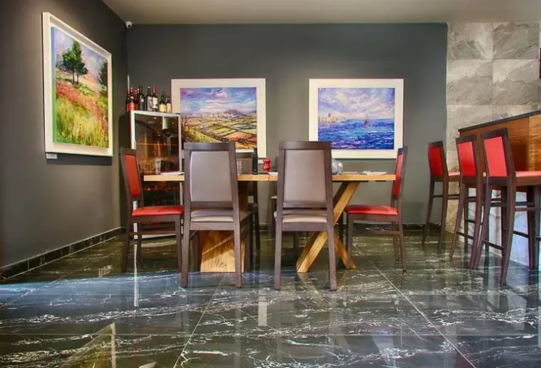 Restauracja i jedzenie w hotelu Quaint Boutique Sannat