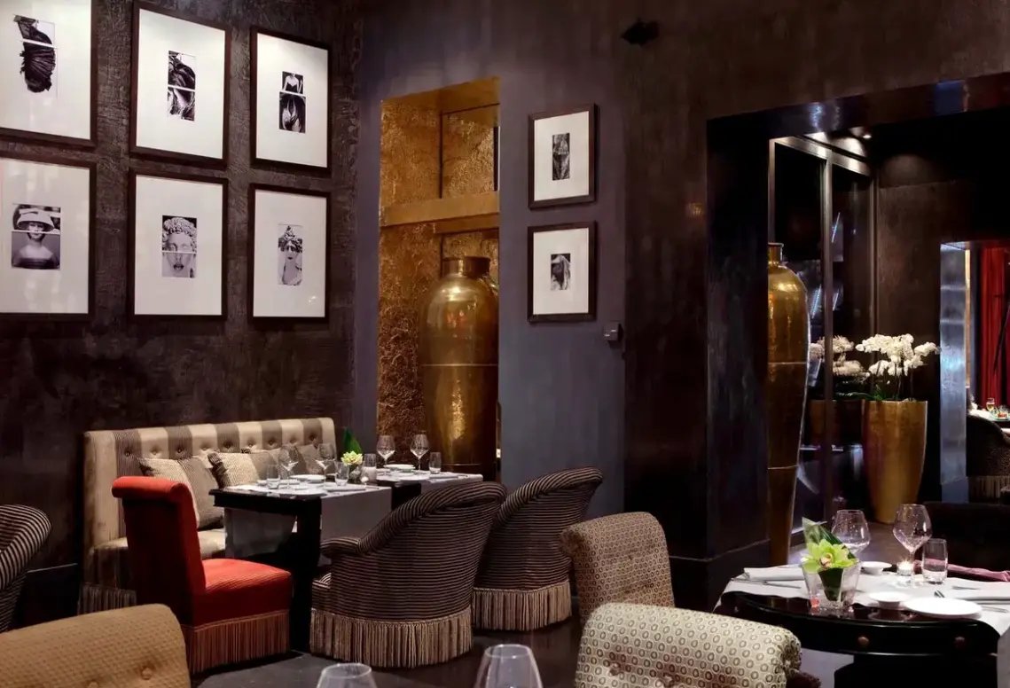 Lobby hotelu Regina Baglioni