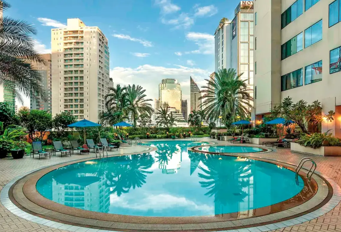 Basen w hotelu Rembrandt (Bangkok)
