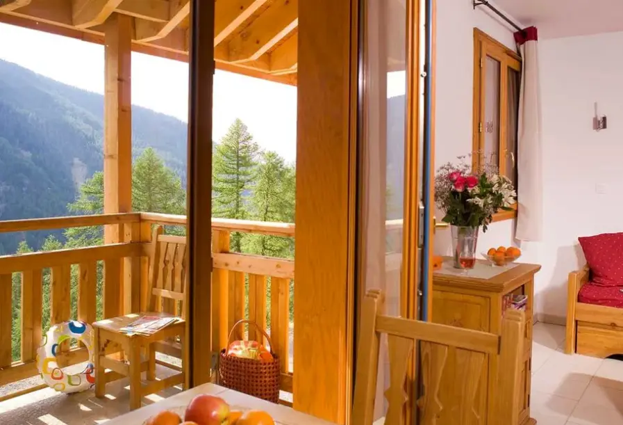 Widok z hotelu Residence Les Balcons des Airelles