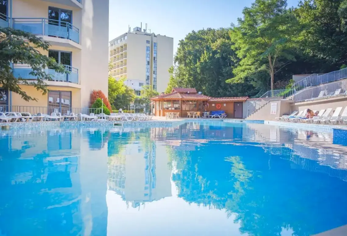 Basen w hotelu Royal (Golden Sands)