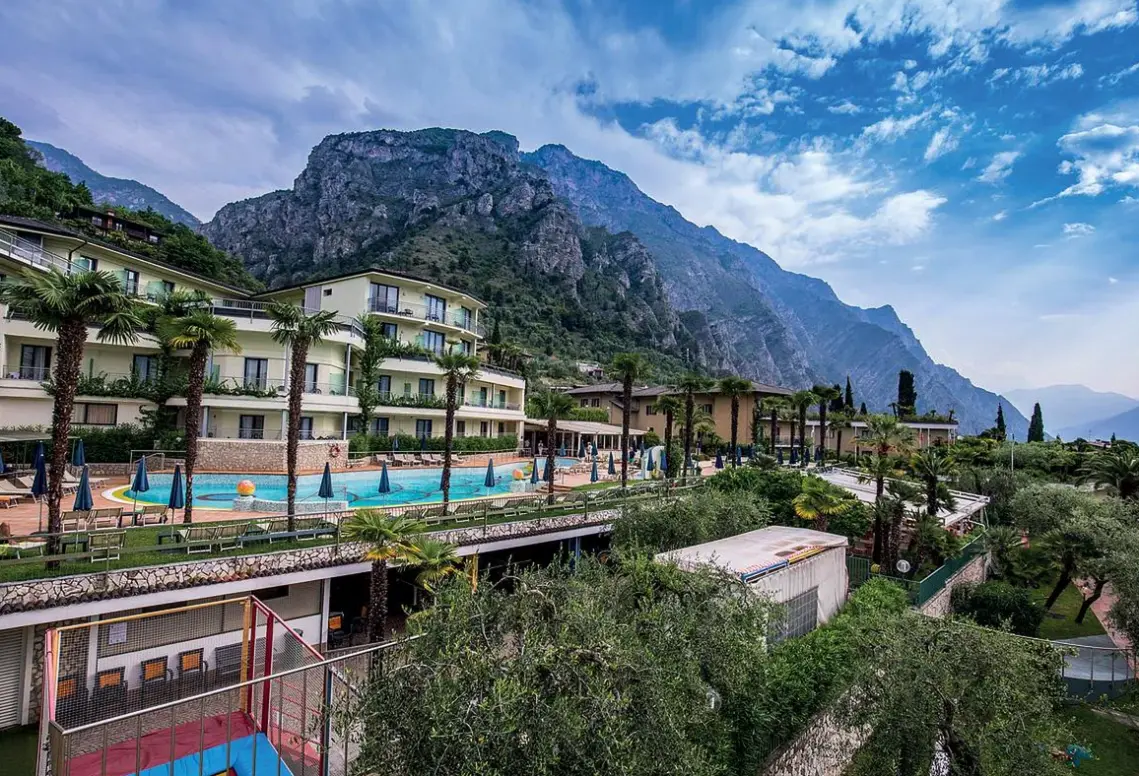 Basen w hotelu Royal Village