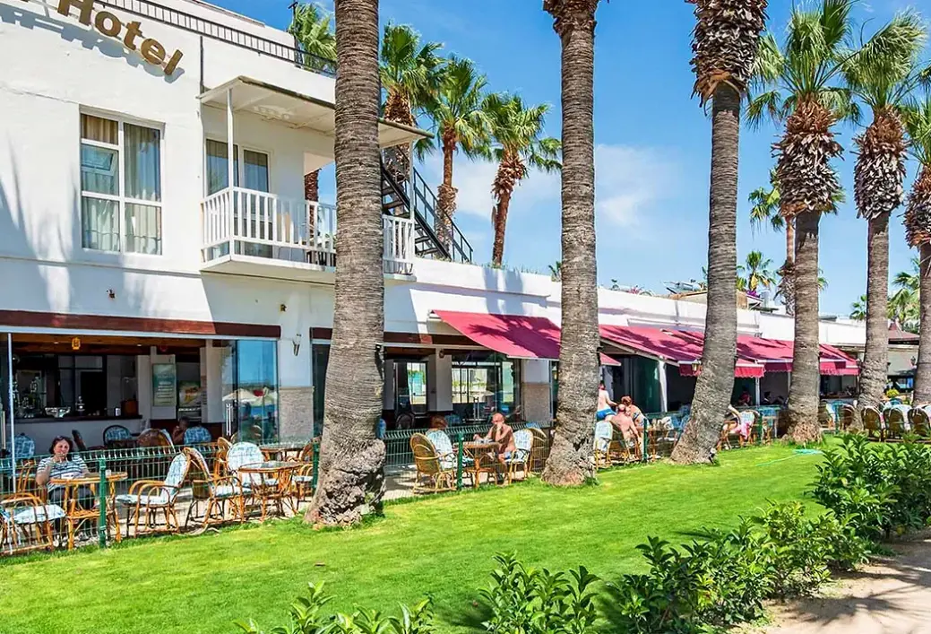 Plaża przy hotelu Sami Beach