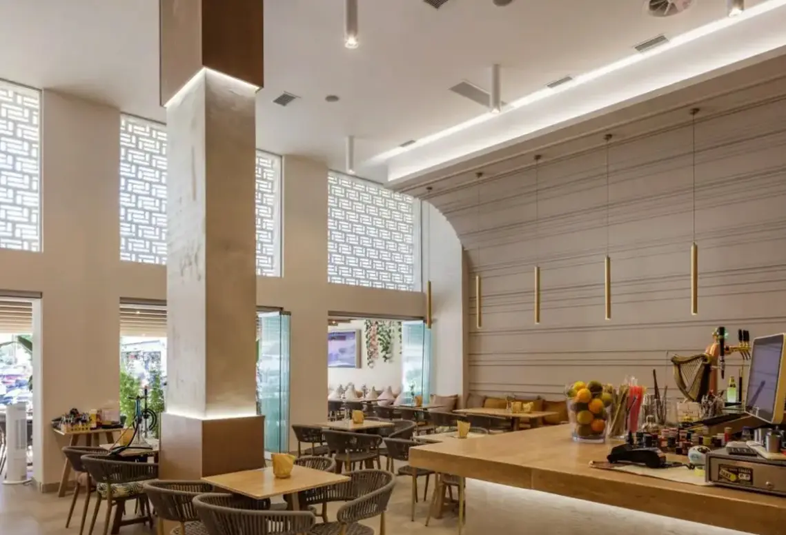 Restauracja i jedzenie w hotelu San Antonio Boutique