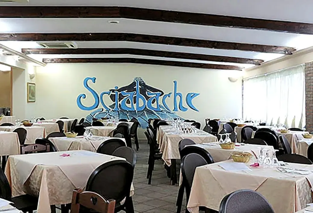 Restauracja i jedzenie w hotelu Sciabache Resort (Marina di Zambrone)