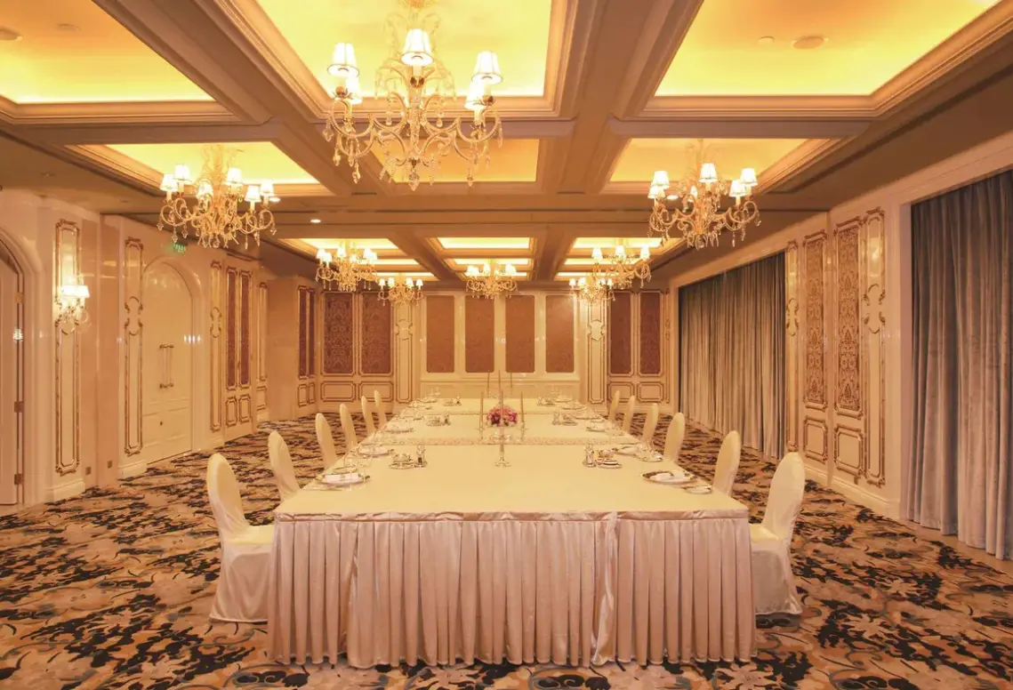 Restauracja i jedzenie w hotelu Shanghai Grand Central