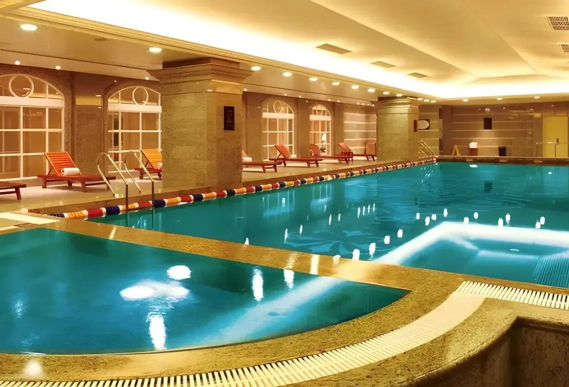 Basen w hotelu Shanghai Grand Central