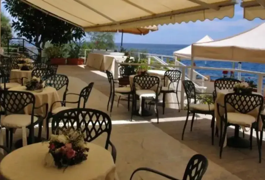 Restauracja i jedzenie w hotelu Splendid La Torre