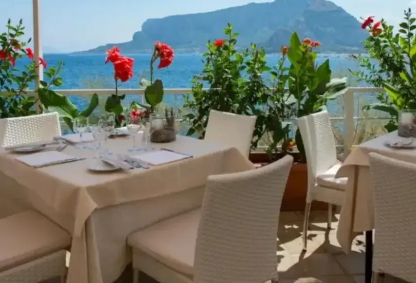 Restauracja i jedzenie w hotelu Splendid La Torre