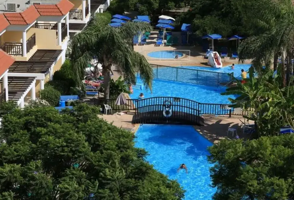 Basen w hotelu Sun Palace