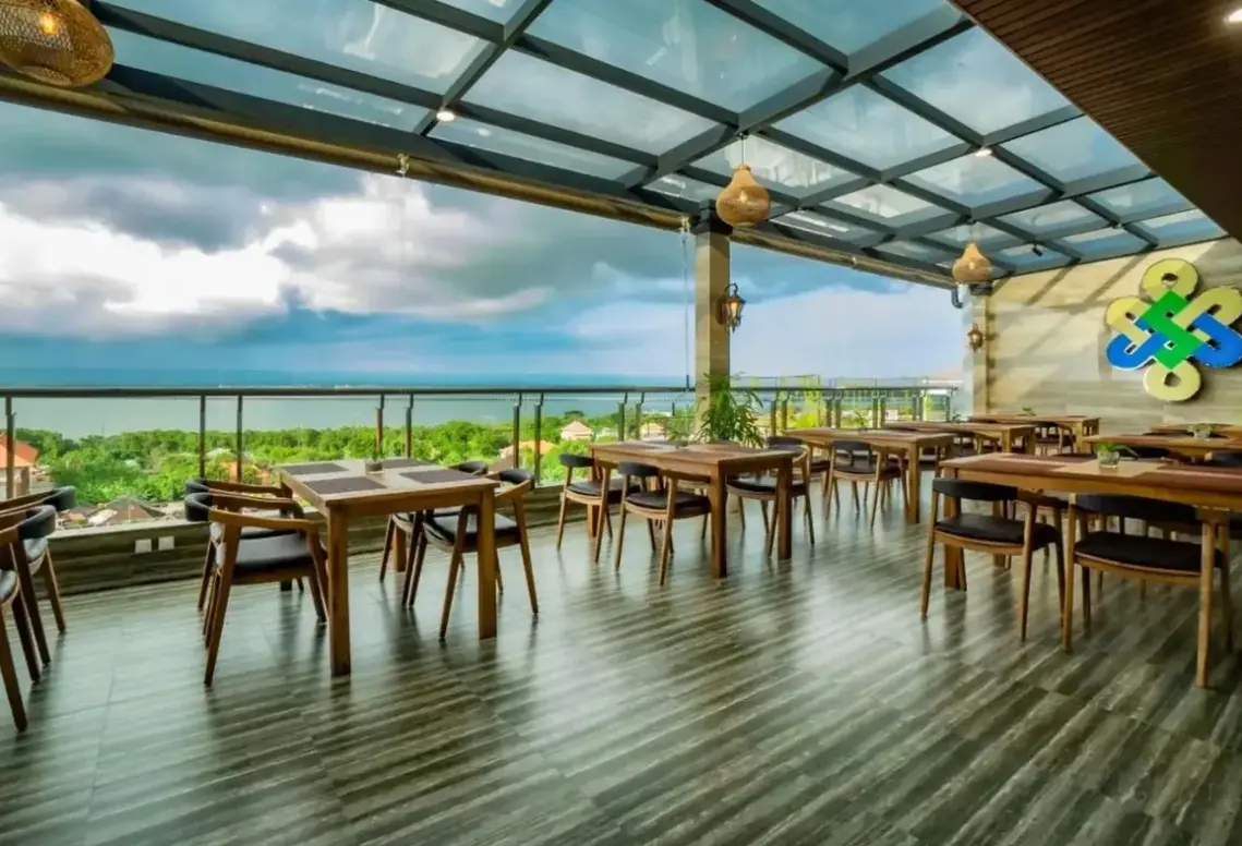 Restauracja i jedzenie w hotelu Sunrise Aventus