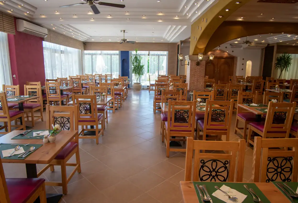 Restauracja i jedzenie w hotelu Sunrise Royal Makadi Aqua Resort