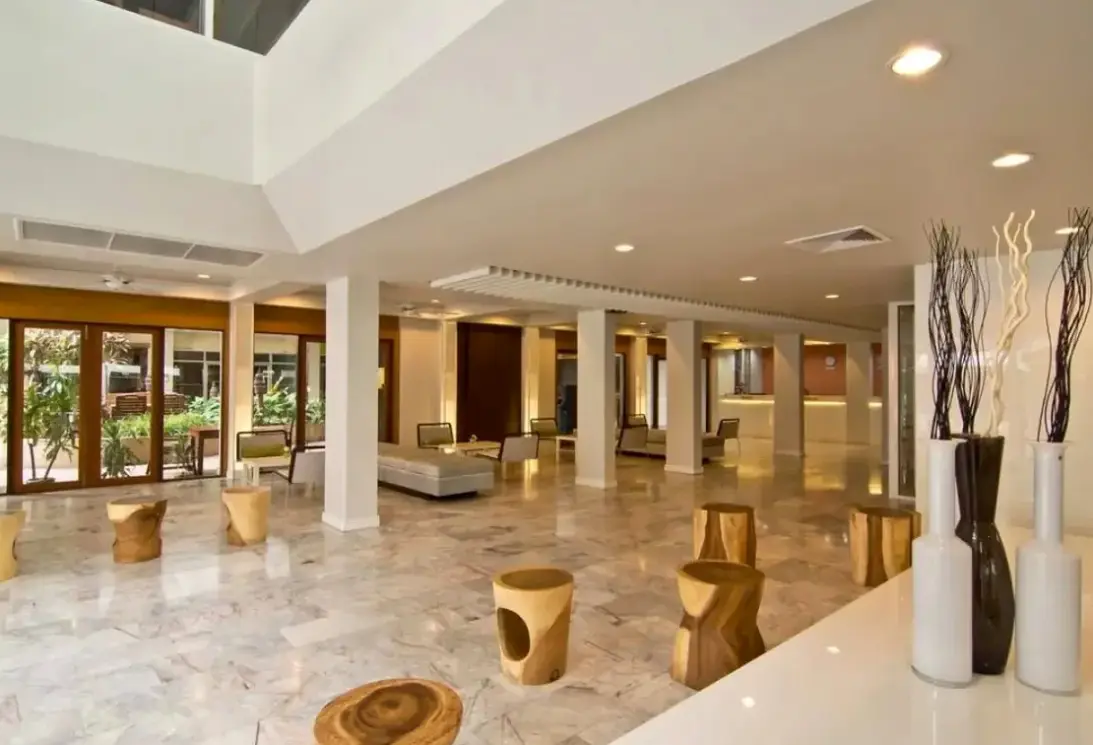 Lobby hotelu Sunshine Hotel & Residences