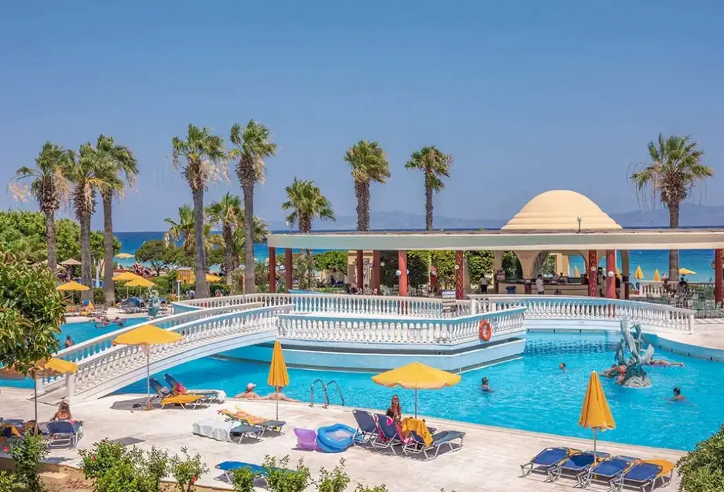 Basen w hotelu Sunshine Rhodes (Ialyssos)