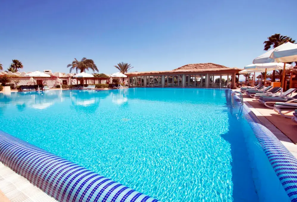 Basen w hotelu Swiss Inn Resort Dahab