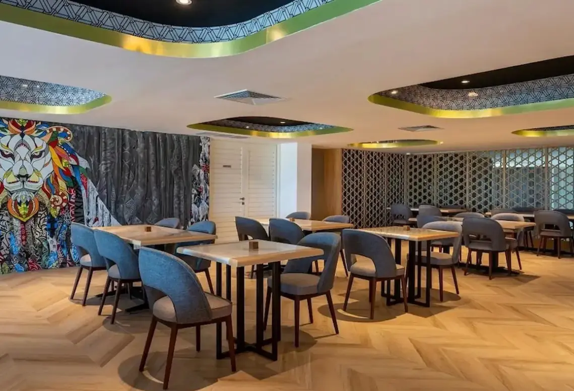 Restauracja i jedzenie w hotelu The Capital Bali