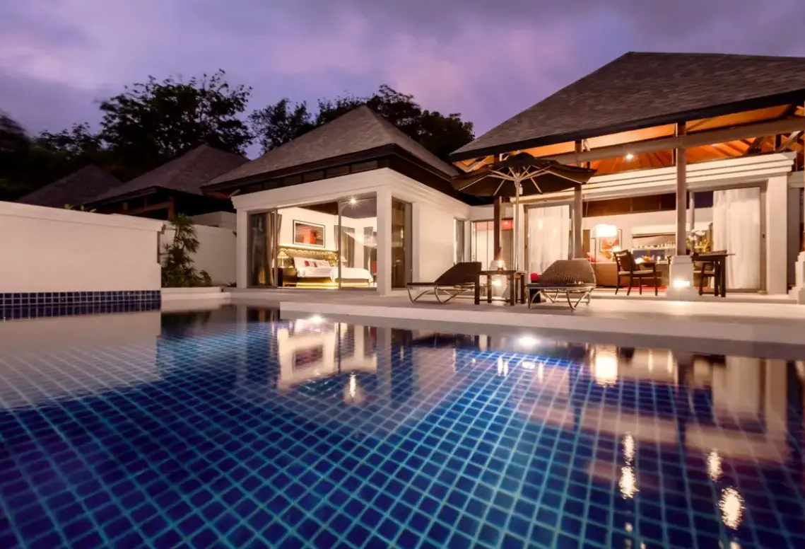Basen w hotelu The Pavilions Phuket