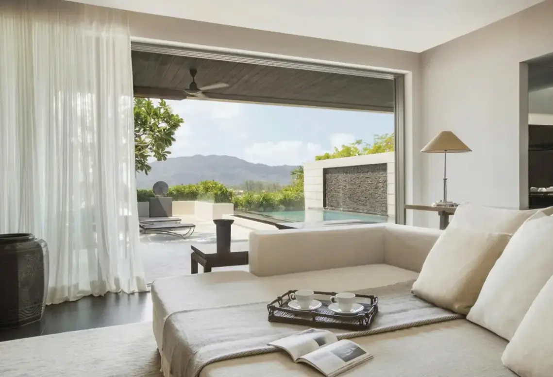 Basen w hotelu The Pavilions Phuket