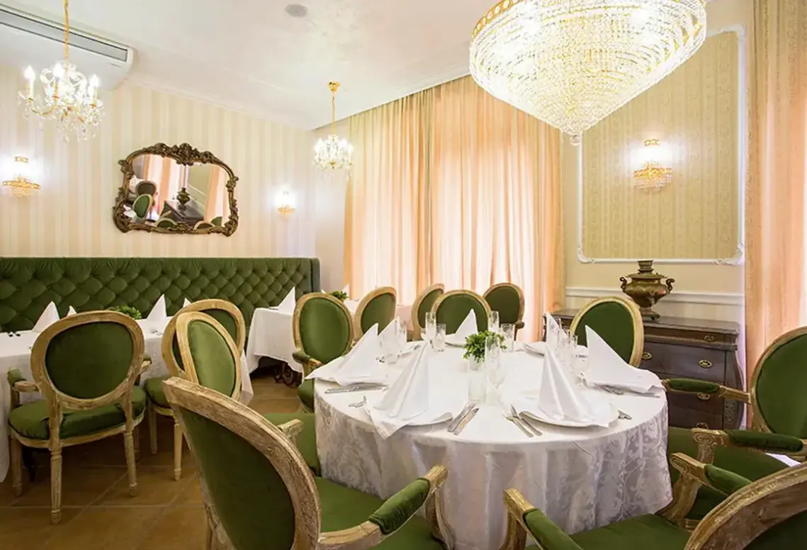Restauracja i jedzenie w hotelu Therma Palace
