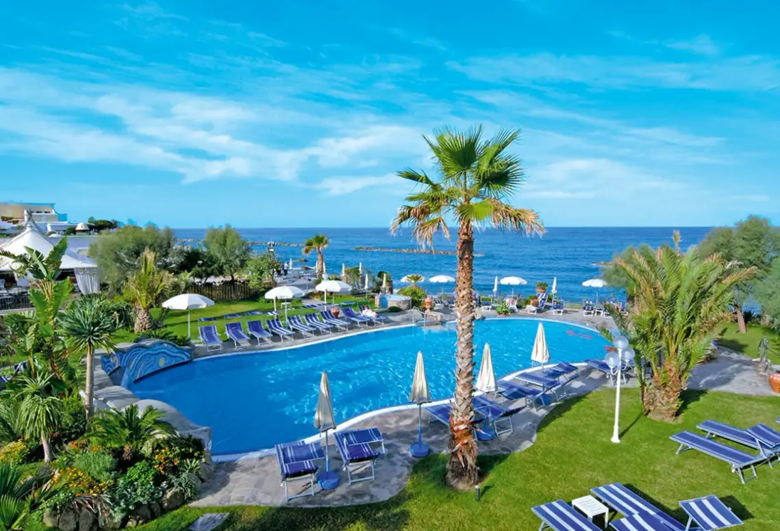 Basen w hotelu Tritone Terme