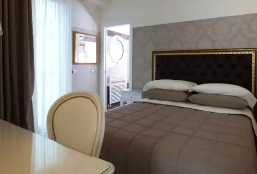 Pokój w hotelu Villa del Mare