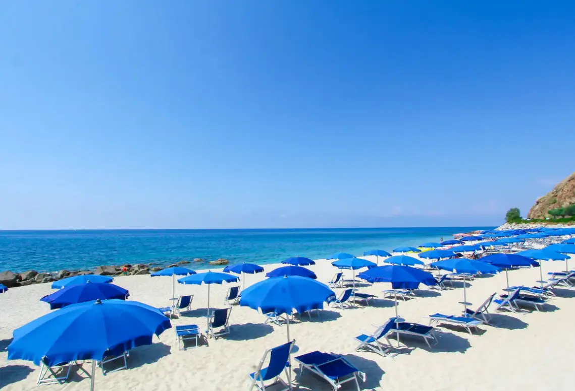 Plaża przy hotelu Villaggio Lido San Giuseppe