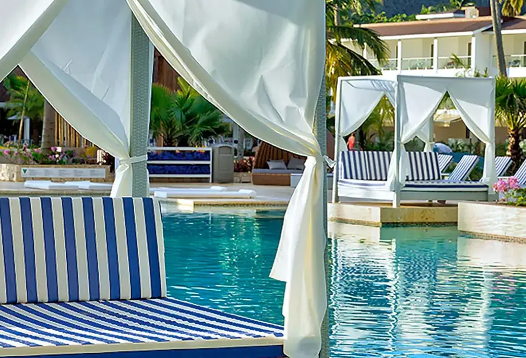 Basen w hotelu Viva Wyndham V Samana