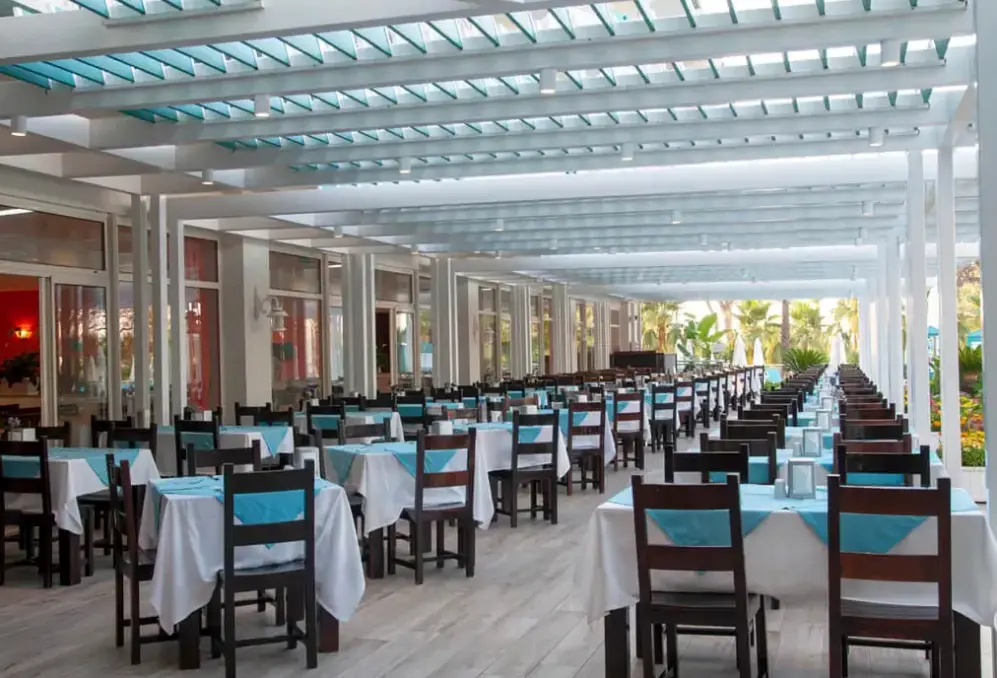Restauracja i jedzenie w hotelu Zena Resort