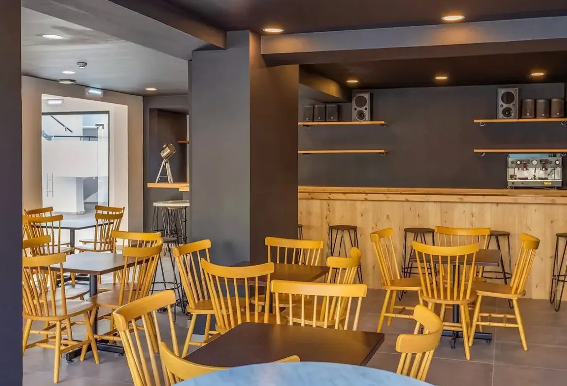 Restauracja i jedzenie w hotelu Zoi Boutique