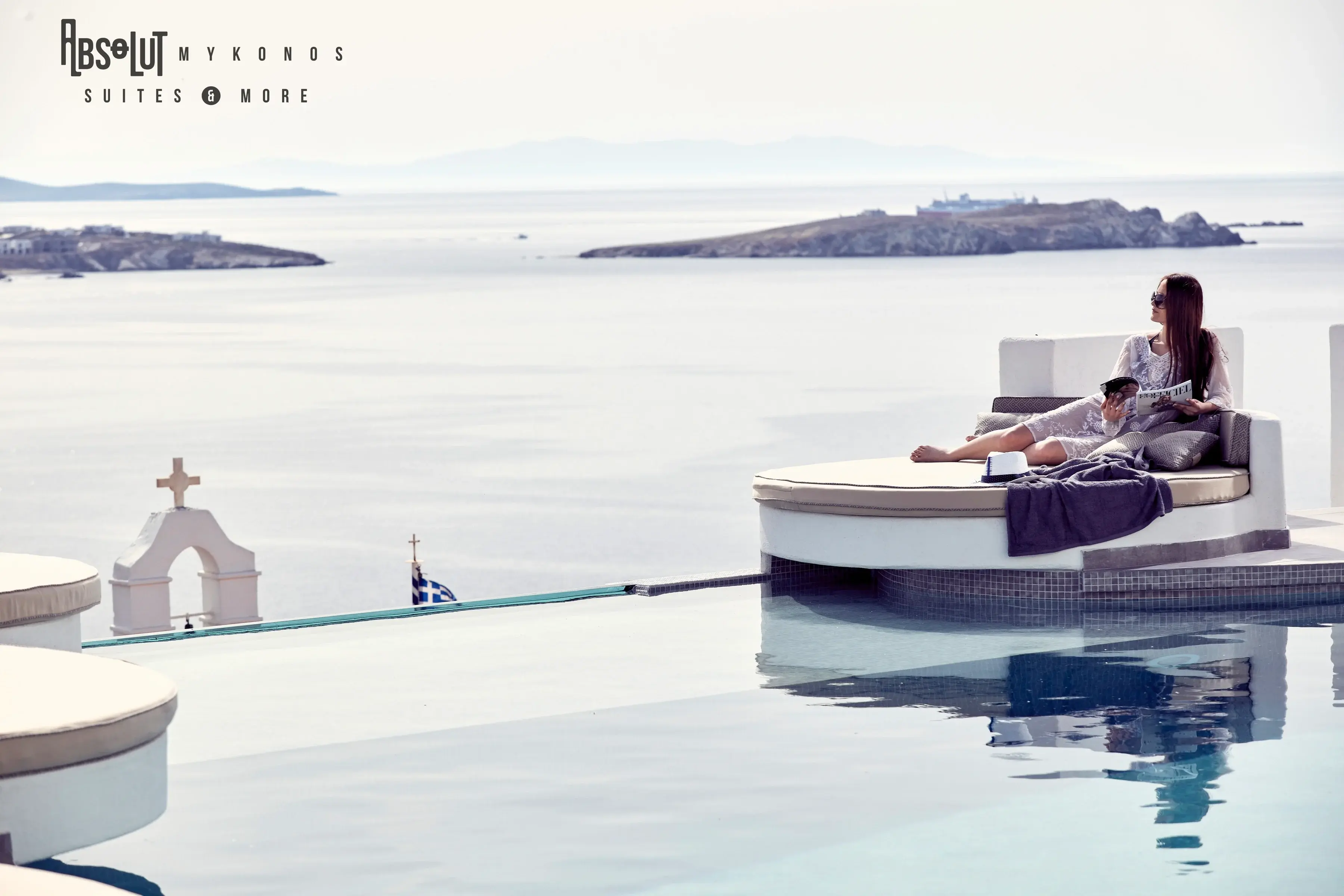Basen w hotelu Absolute Mykonos Suites and More