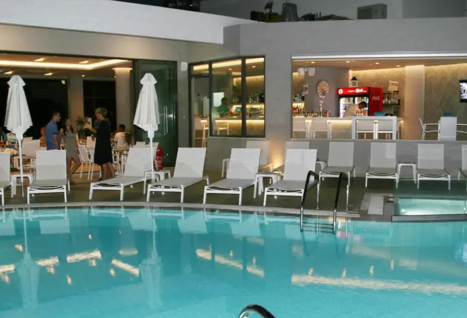 Basen w hotelu Agrelli Imperial (ex. Agrelli)