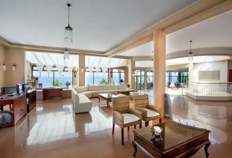 Lobby hotelu Alia Palace