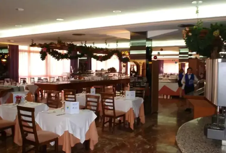 Restauracja i jedzenie w hotelu Angela (Fuengirola)