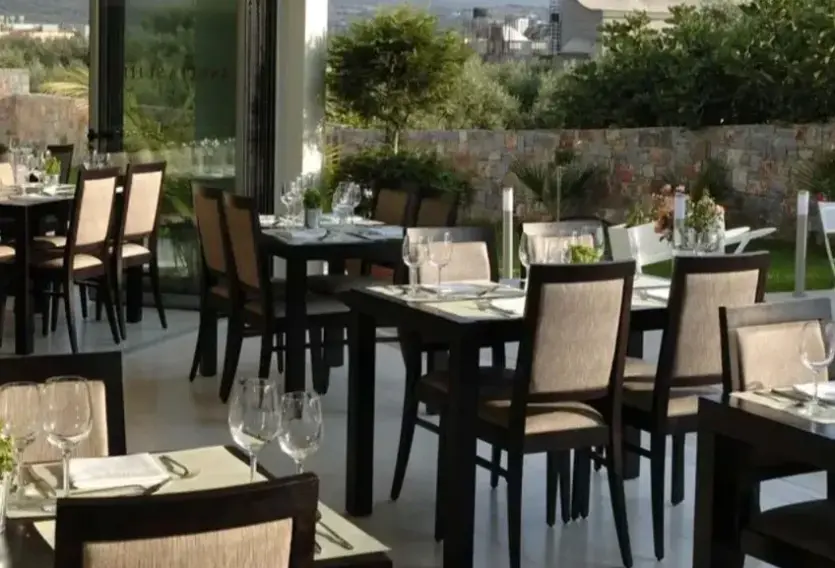 Restauracja i jedzenie w hotelu Angela Suites Boutique