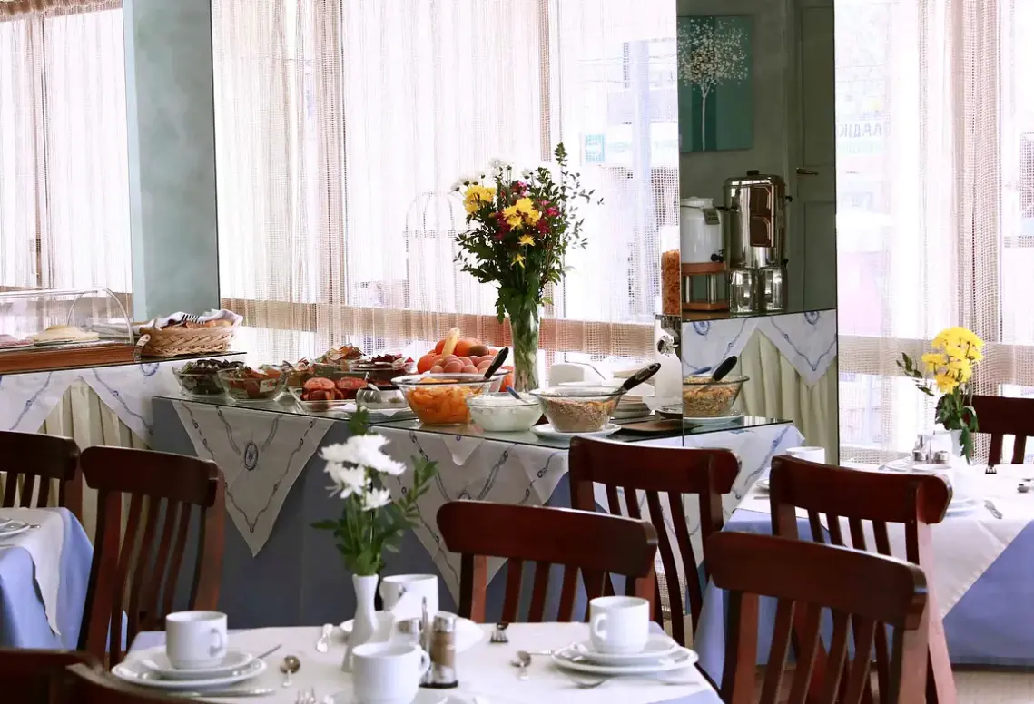 Restauracja i jedzenie w hotelu Apollo (Athens)