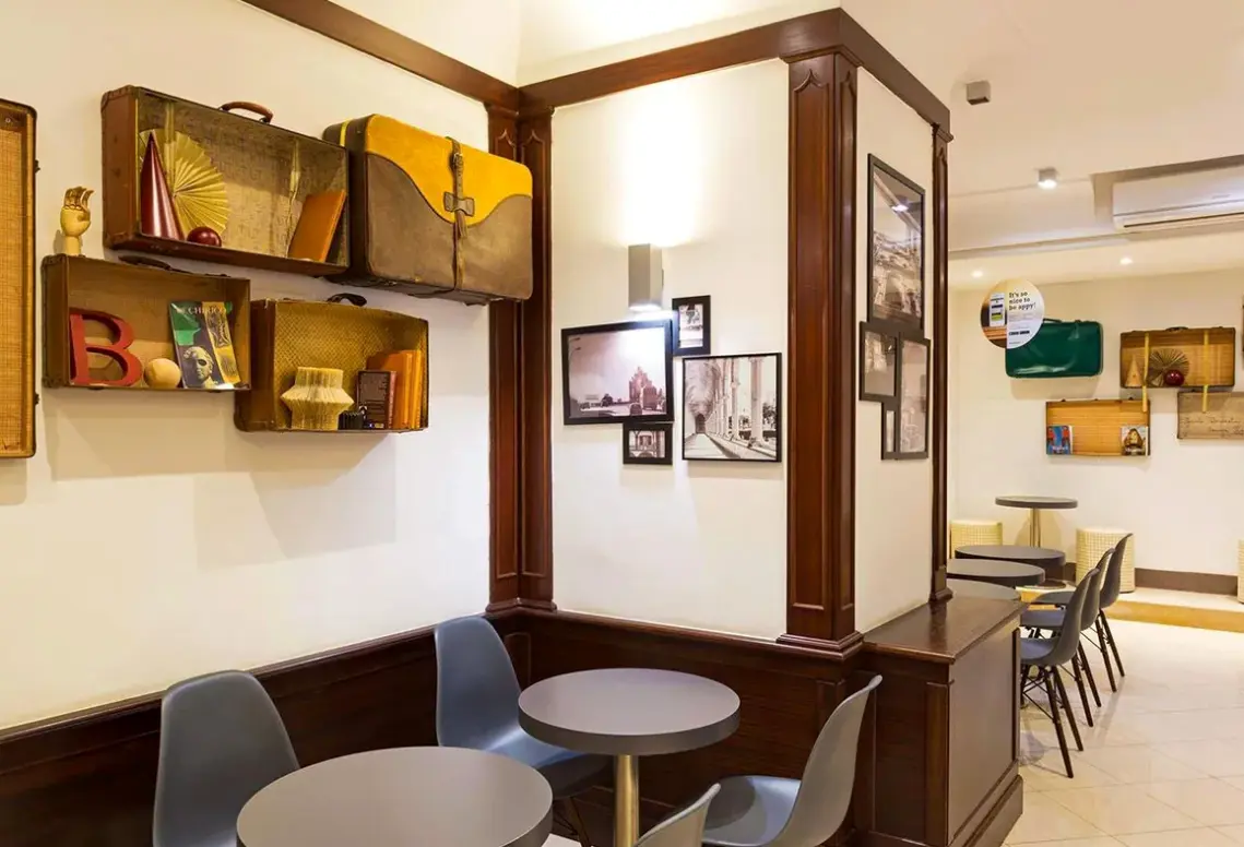 Restauracja i jedzenie w hotelu B&B Hotel Napoli (ex. Cavour)