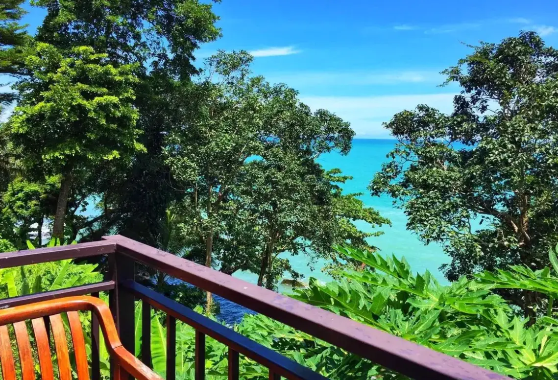 Widok z hotelu Baan Krating Khao Lak Resort