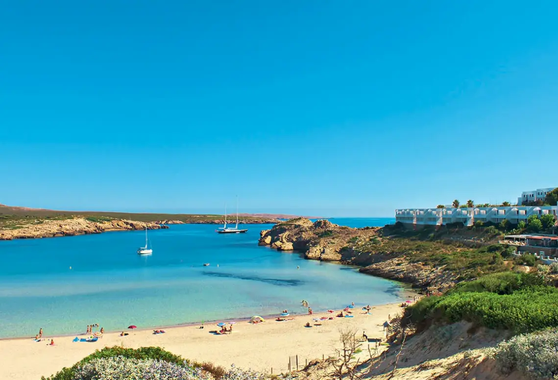 Plaża przy hotelu Beach Club (Menorca)