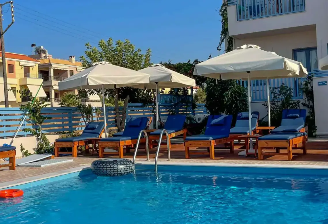 Basen w hotelu Blue Sky