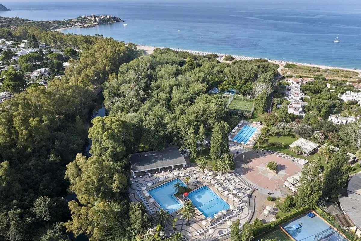 Hotel Calaserena Village