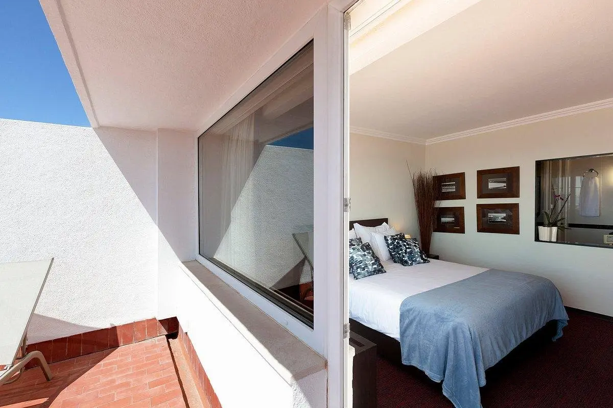 Carcavelos Beach Hotel (Ex-Praia Mar) — CARCAVELOS BEACH HOTEL (EX-PRAIA MAR)