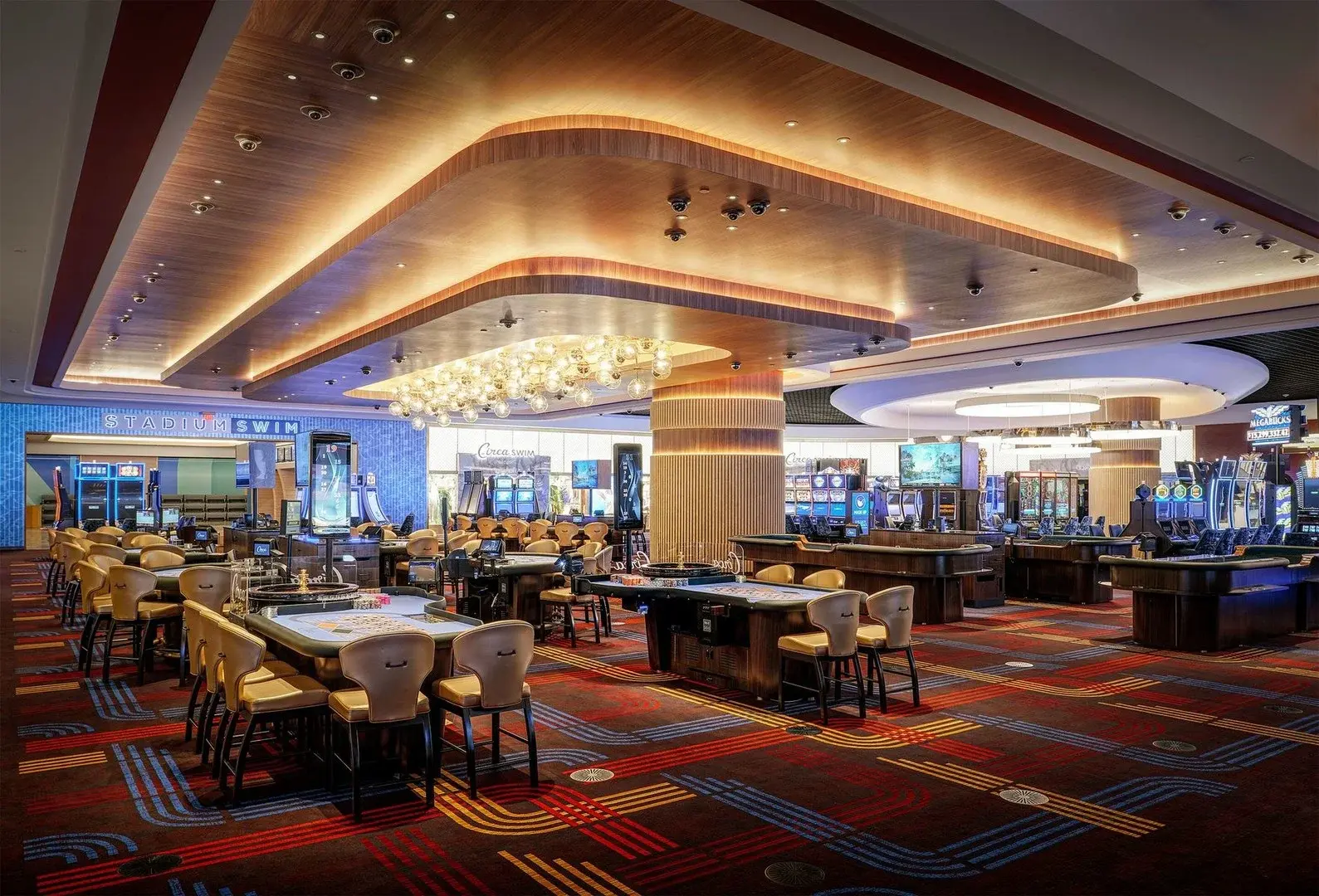 Restauracja i jedzenie w hotelu Circa Resort & Casino