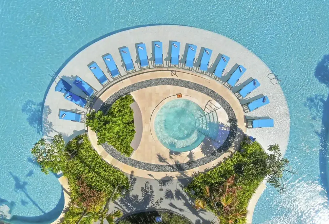 Basen w hotelu Courtyard by Marriott (Nusa Dua)
