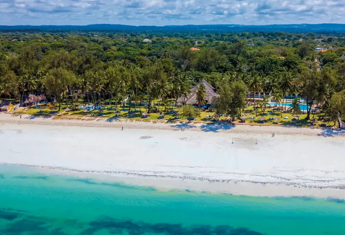 Plaża przy hotelu Diani Sea Lodge