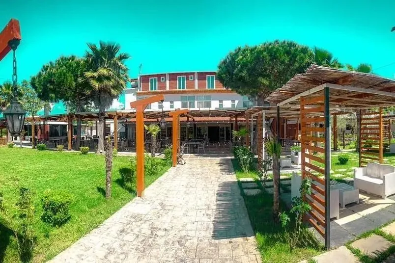 Hotel Dolanit Lalez
